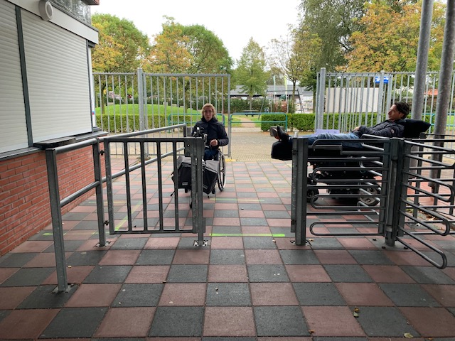 Krappe entree van het zwembad